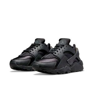 Nike Huarache men’s 7.5/women’s 9